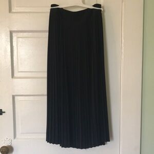 VTG Liz Claiborne Elegant Black Pleated Skirt, size Small